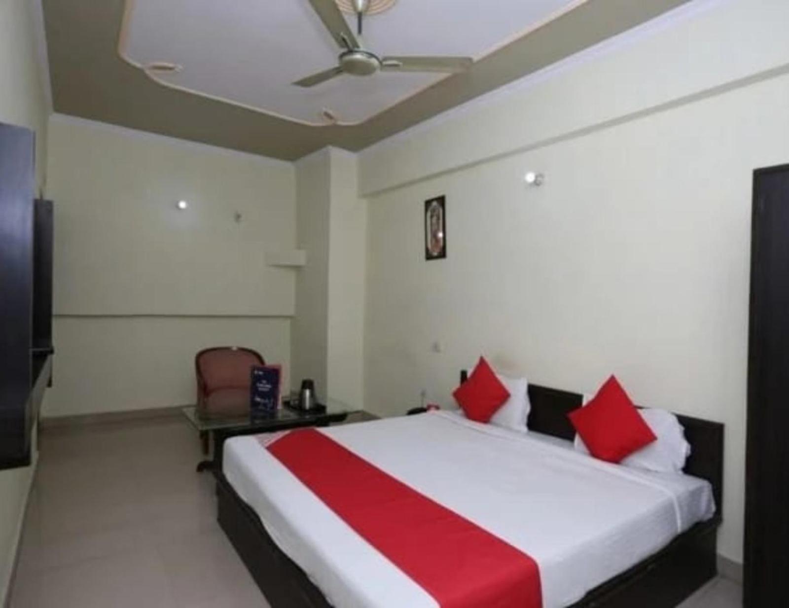 Hotel S K Palace Lucknow , Best Hotel In Lucknow , Hotel In Transport Nagar Lucknow ,Budget Hotels In لاكناو المظهر الخارجي الصورة