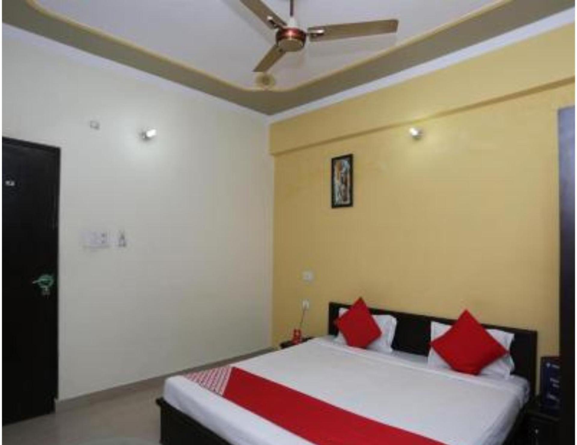 Hotel S K Palace Lucknow , Best Hotel In Lucknow , Hotel In Transport Nagar Lucknow ,Budget Hotels In لاكناو المظهر الخارجي الصورة