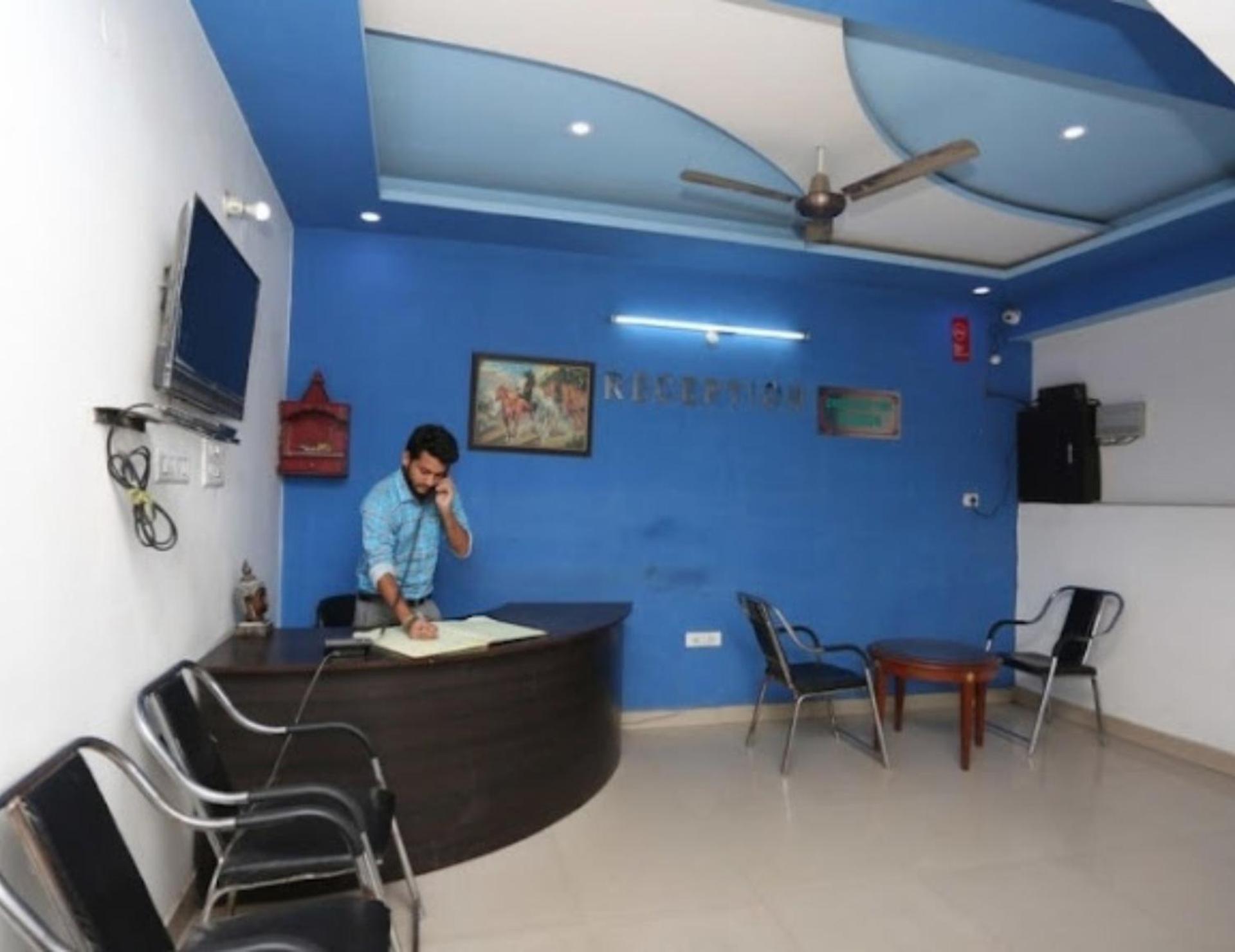 Hotel S K Palace Lucknow , Best Hotel In Lucknow , Hotel In Transport Nagar Lucknow ,Budget Hotels In لاكناو المظهر الخارجي الصورة